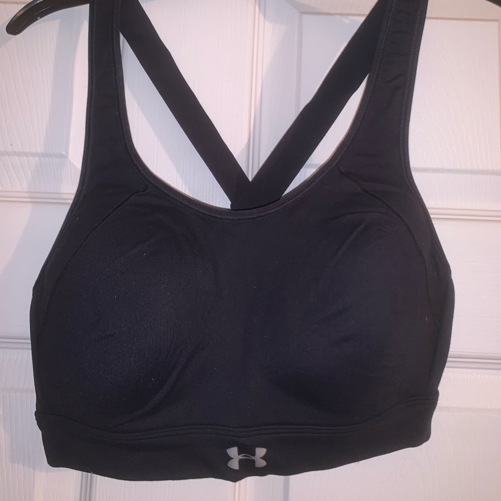 Black under armour sports bra - size medium